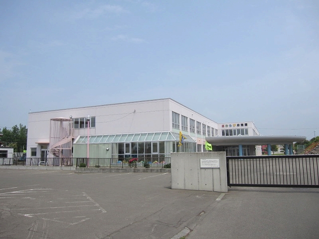 kindergarten ・ Nursery. Sawarabi kindergarten (kindergarten ・ 600m to the nursery)