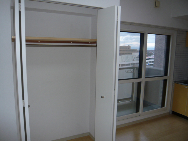 Other room space. It is with closet! 