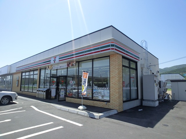 Convenience store. Seven-Eleven Sapporo Nishimiyanosawa Article 4 store up to (convenience store) 491m