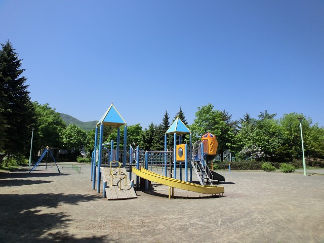 park. Rice 300m to the park (park)