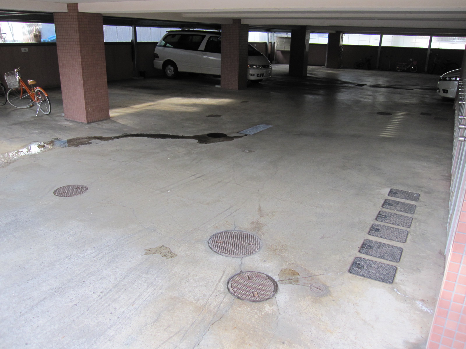 Parking lot. Peace of mind even in the winter in the covered parking. 