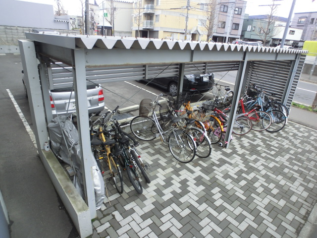 Other common areas. There is bicycle storage! 