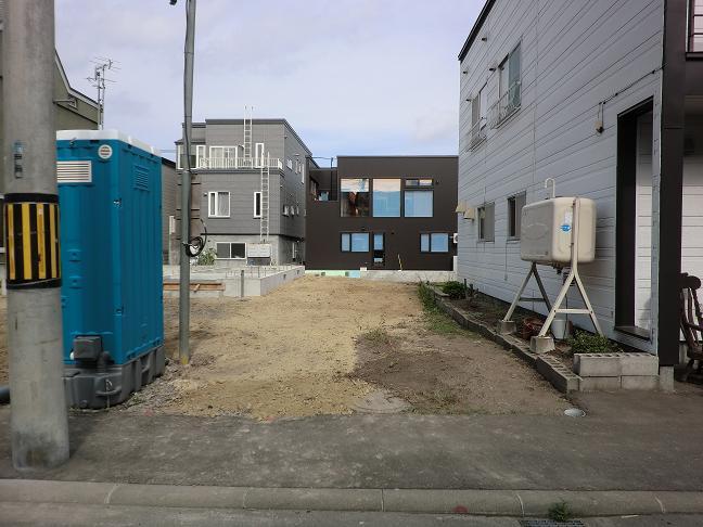 Local photos, including front road. Local (September 2013) Shooting, Passage part