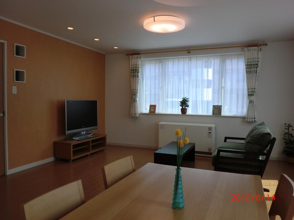 Living. Same specifications Photos