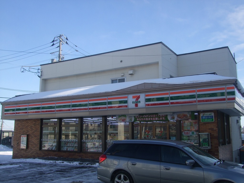 Convenience store. Seven-Eleven Tsukisamu Article 2 store up (convenience store) 150m