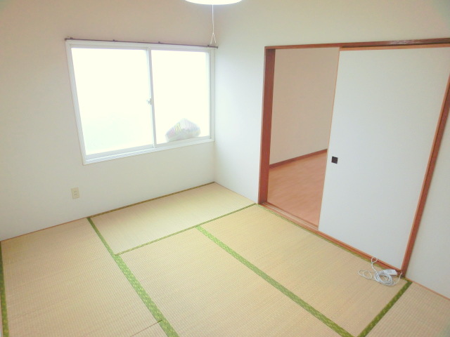 Other room space. 6 is a Pledge of Japanese-style room. 