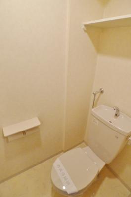 Toilet. It is a useful clean toilet with a shelf ☆ 