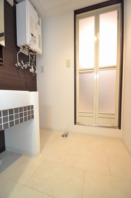 Washroom.  ■ Spacious and also dressing room