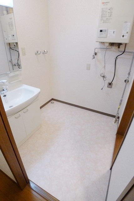 Washroom. UT