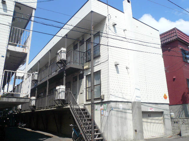 Building appearance. Old-fashioned wooden apartment! 