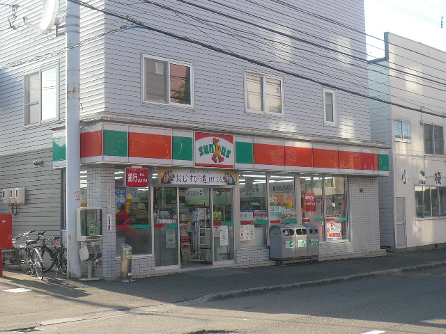 Convenience store. Thanks Hiragishiichijo store up (convenience store) 185m