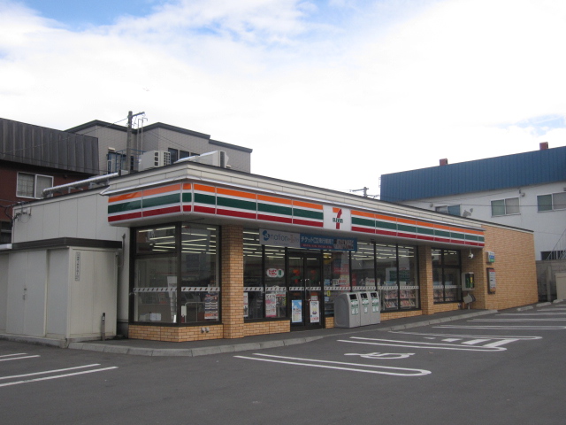 Convenience store. Seven-Eleven Sapporo Tsukisamu East Article 1 6-chome up (convenience store) 244m
