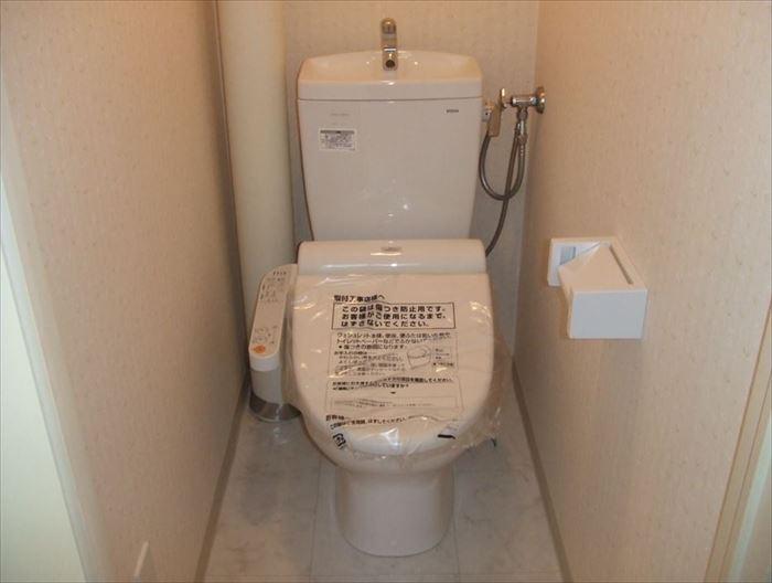 Toilet. Toilet new goods exchange with heating toilet seat