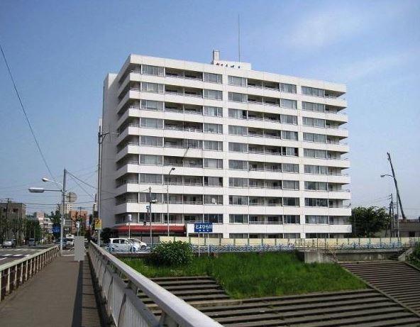 Local appearance photo. Local (10 May 2013) Shooting