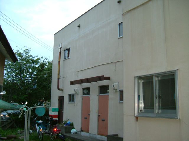 Building appearance. It is the longing of the terrace house. 