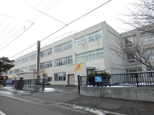 Primary school. 413m to Sapporo Municipal Misono Elementary School (elementary school)