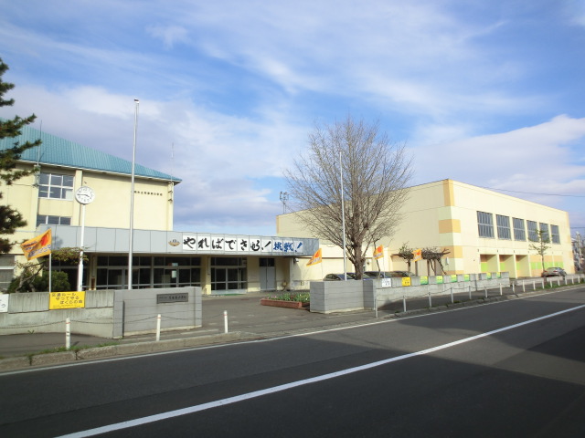 Primary school. 627m to Sapporo Municipal Tsukisamu Higashi elementary school (elementary school)