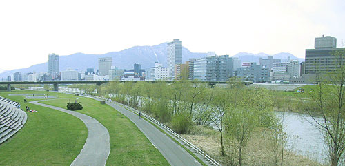 park. Toyohira Bridge 300m south to green space (park)