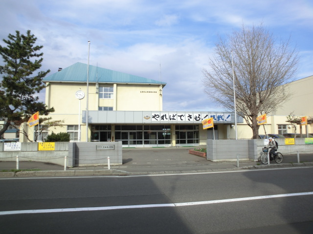 Primary school. 472m to Sapporo Municipal Tsukisamu Higashi elementary school (elementary school)