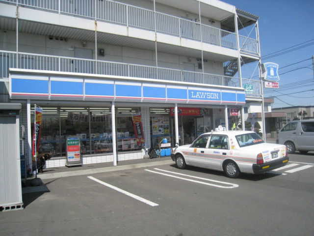 Convenience store. 618m until Lawson Toyohira-ku, Sapporo Tsukisamu Higashiten (convenience store)