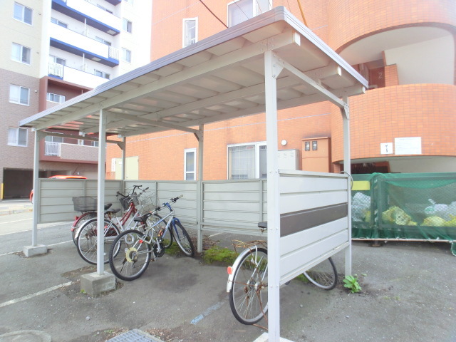 Other common areas. Happy bicycle parking lot for those who use the bicycle! 