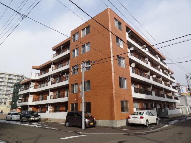 Local appearance photo. Local (12 May 2013) Shooting