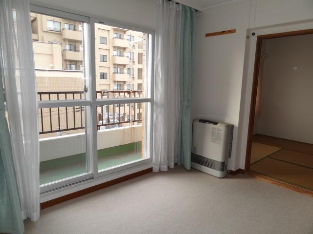 Same specifications photos (living)