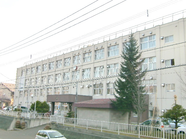 high school ・ College. Hiragishi High School (High School ・ National College of Technology) up to 100m