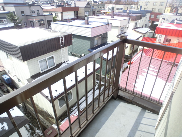 Balcony. You Jose also your laundry