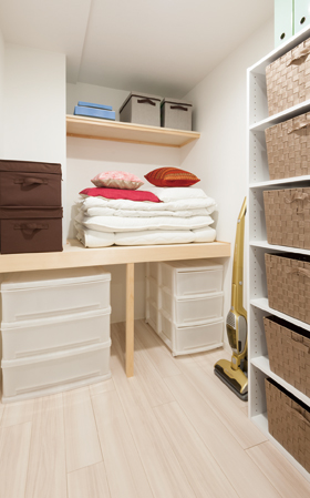 Receipt.  [Storage room (large storage)] Offer a large storage room in all houses. Large luggage and wine cellar, You come in handy, such as fishing in the storage of hobby items