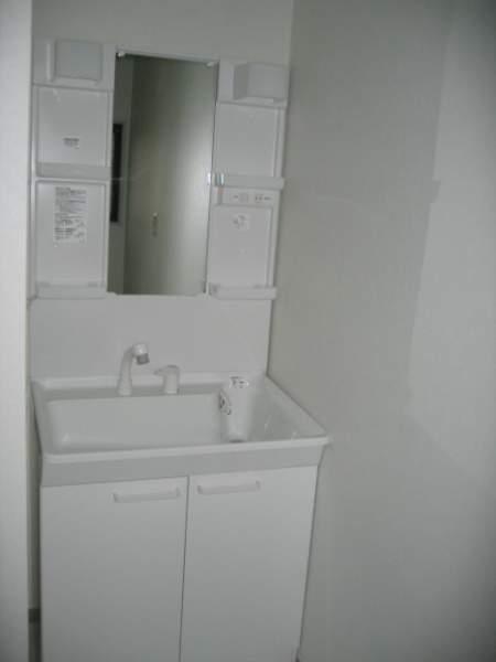 Wash basin, toilet