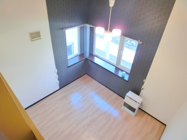 Other room space. Living as seen from above!