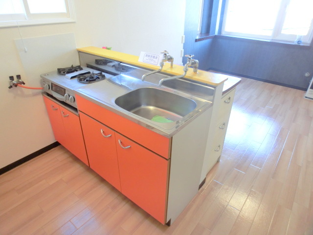 Kitchen. Orange in the bright kitchen ☆