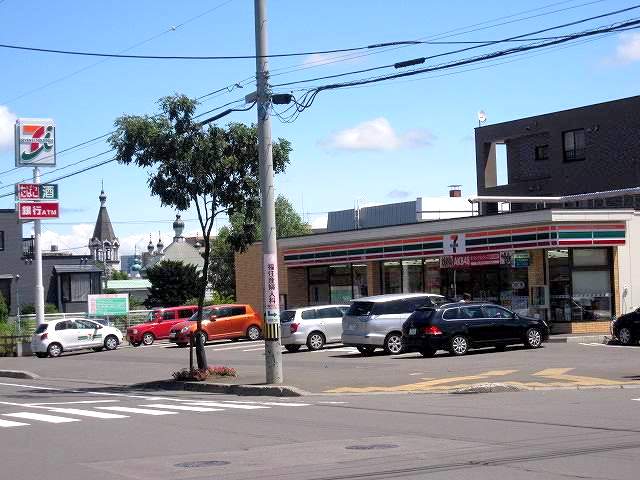 Convenience store. Seven-Eleven Sapporo Fukuzumi Article 2 store up (convenience store) 388m