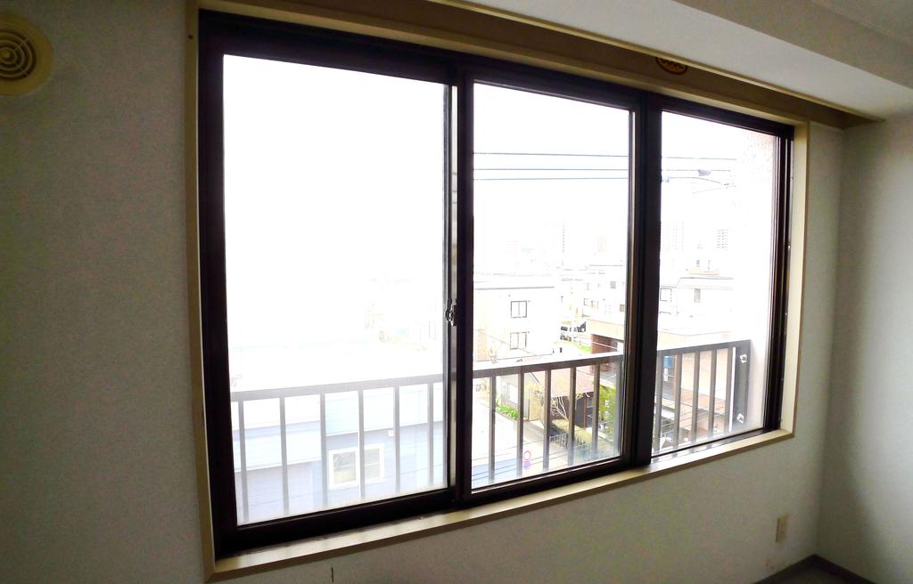 Living and room. Western style room Large windows
