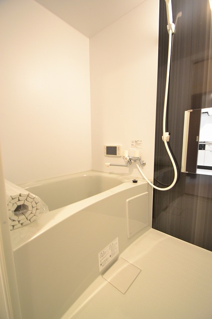 Bath. The photograph is a complete image with those of the same construction company like