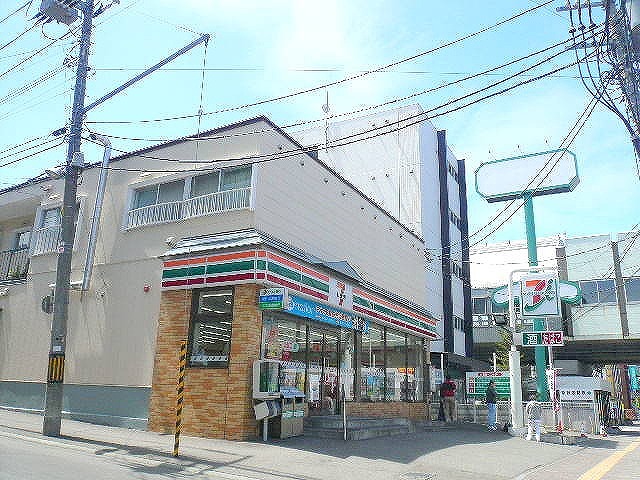 Convenience store. Seven-Eleven Sapporo Hiragishi Article 4 store up to (convenience store) 94m