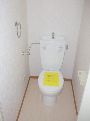 Toilet.  ※ Image is a thing of the other No. chamber in the same building. 