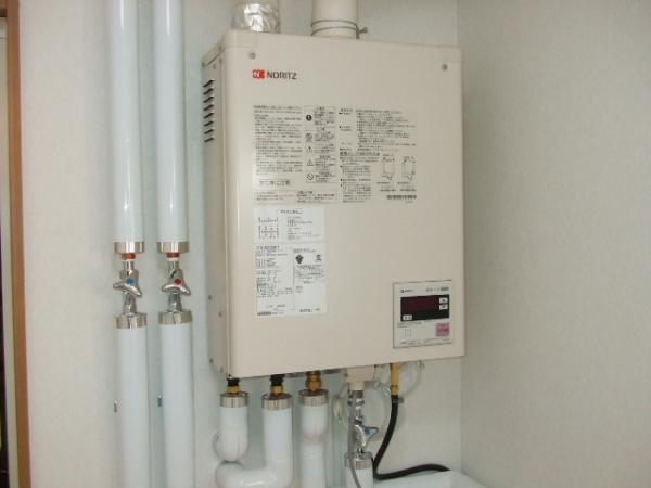 Other Equipment. It is a new article of the wall-mounted type this region is the city gas is there in the kerosene correspondence of hot water boiler does not contain. 