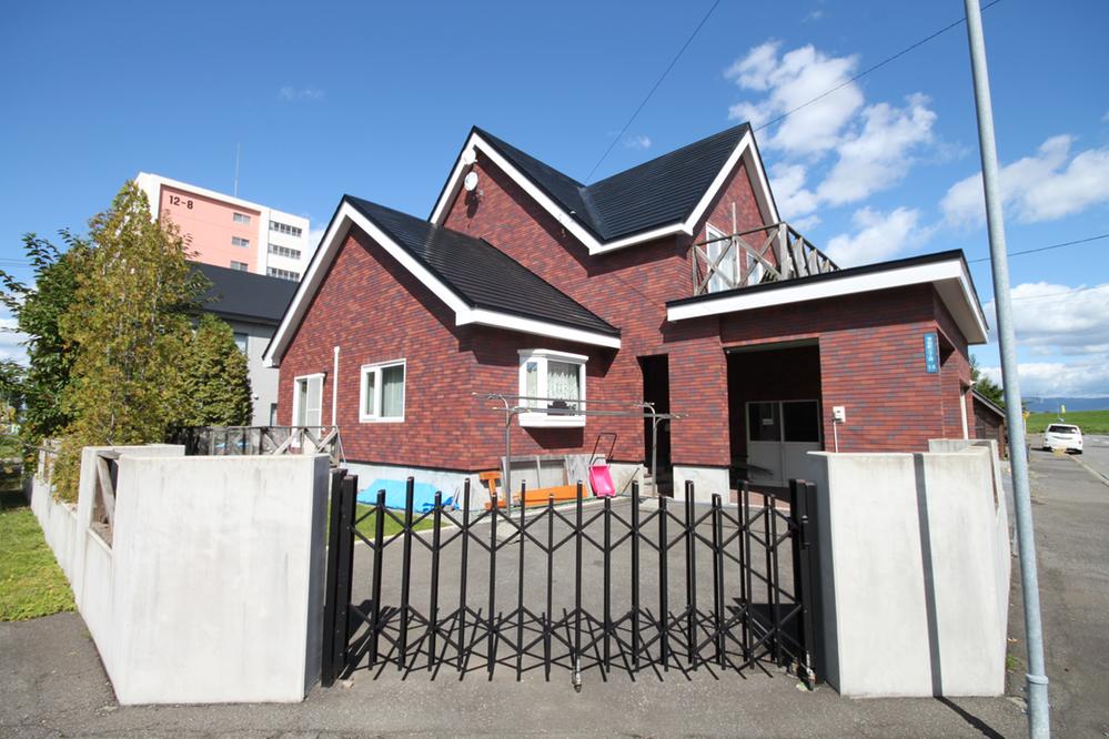 Local appearance photo.  ☆ A fence corner lot ☆ Stylish home ☆ 
