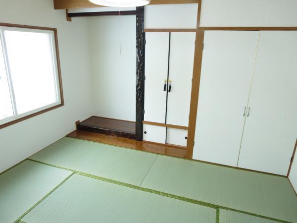 Other introspection. It was a Japanese-style room 6 tatami straw matting sort
