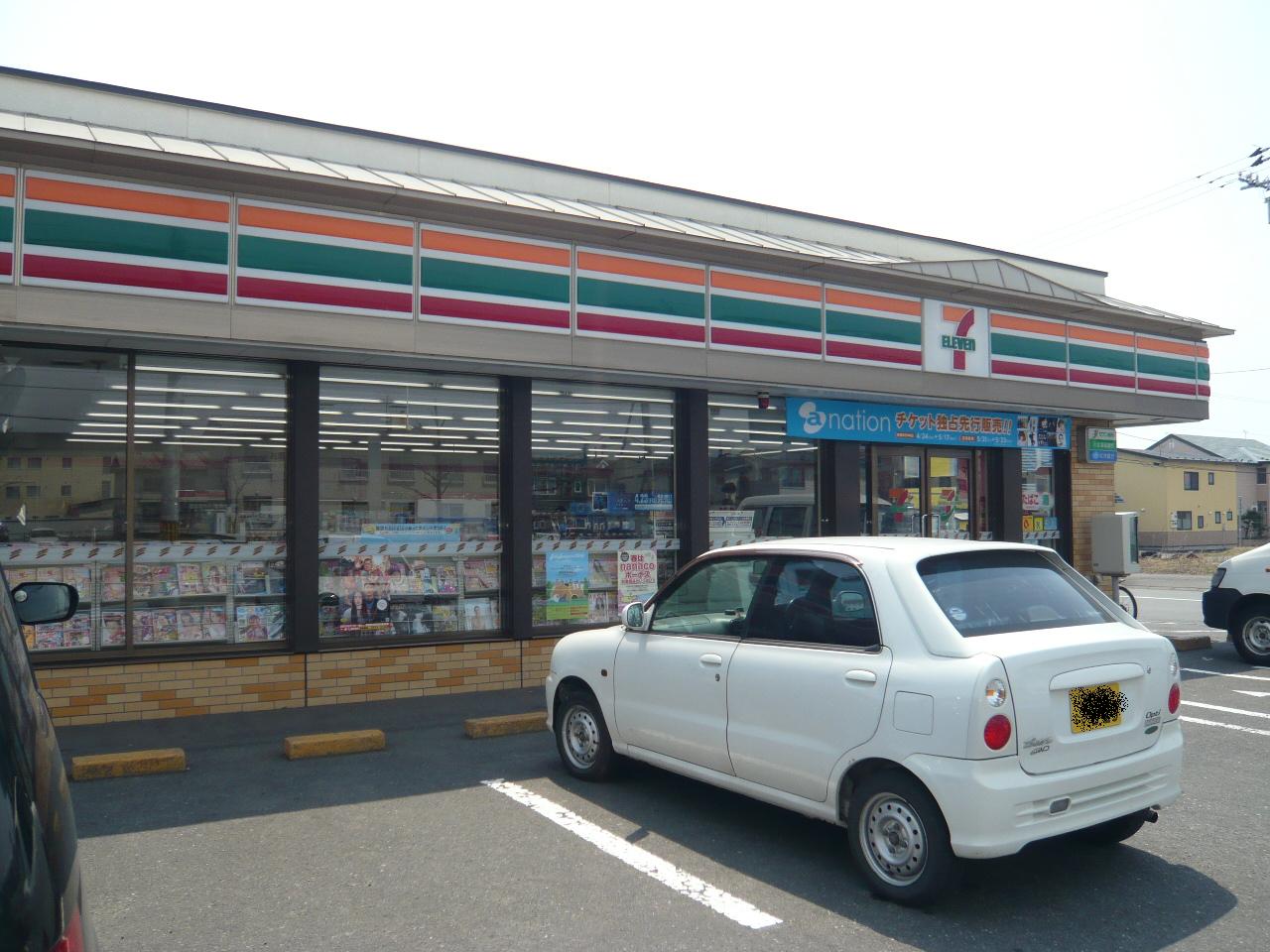 Convenience store. Seven-Eleven 414m to Tomakomai nascent Taiten (convenience store)
