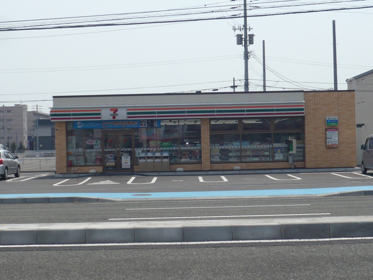 Convenience store. Seven-Eleven Tomakomai Sumiyoshi-cho, store (convenience store) to 371m