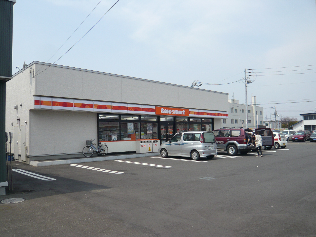 Convenience store. Seicomart 618m to Tomakomai Yayoi store (convenience store)