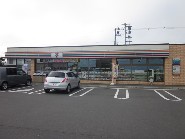 Convenience store. 356m to Seven-Eleven Tomakomai Shintomicho store (convenience store)
