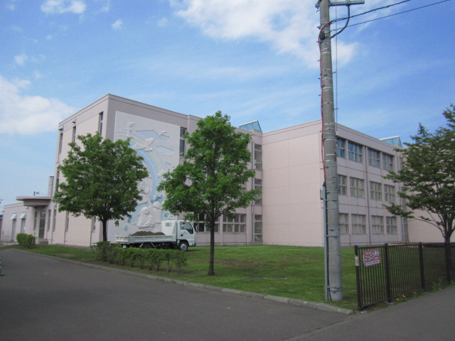 Primary school. 1226m to Tomakomai Municipal Akeno elementary school (elementary school)