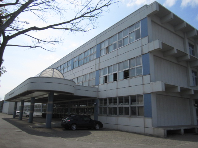 Junior high school. 664m to Tomakomai Municipal Akeno junior high school (junior high school)