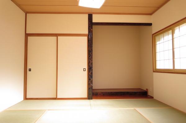 Non-living room. First floor Japanese-style room 6 tatami (straw matting sort)