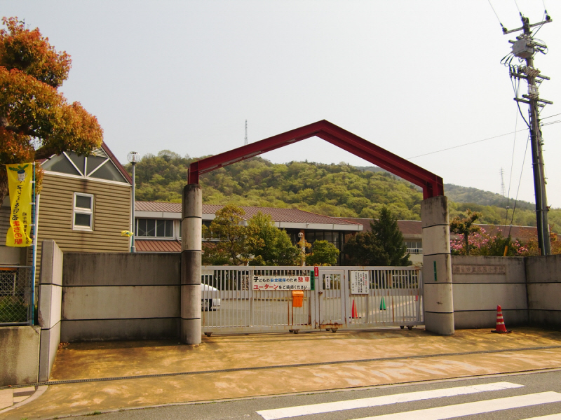 Primary school. Futaba up to elementary school (elementary school) 481m
