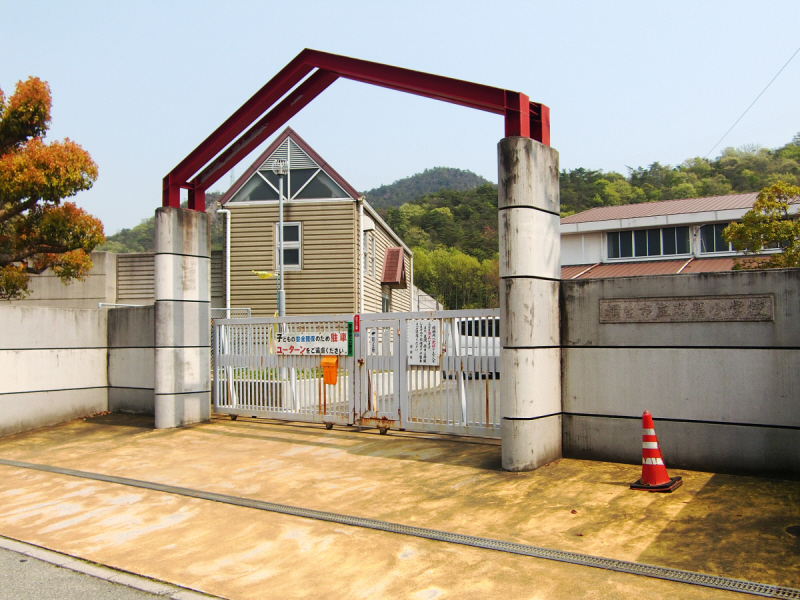 Primary school. Futaba up to elementary school (elementary school) 1775m